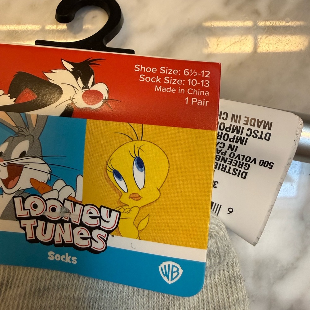 Looney Tunes Gray Socks - Picture 4 of 4